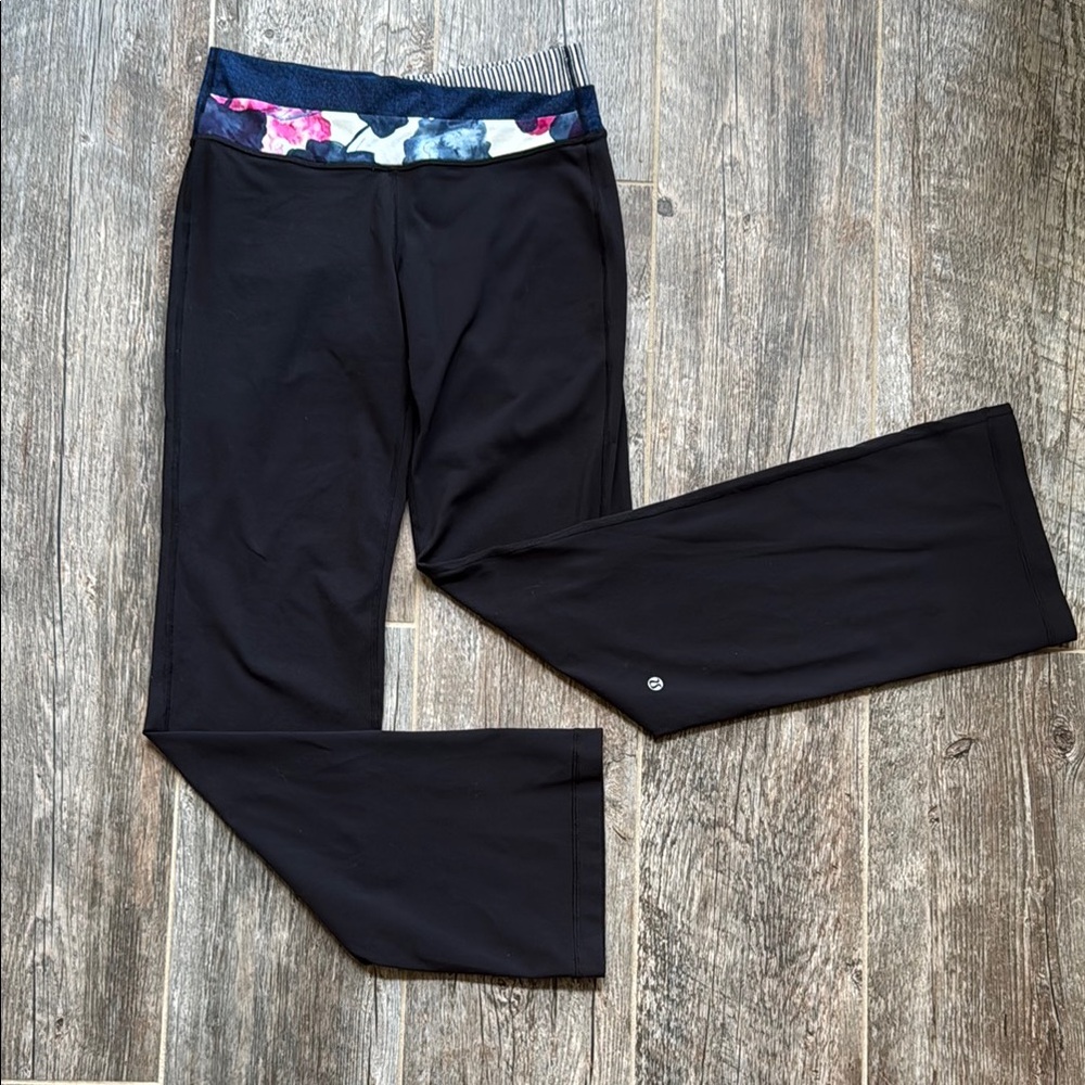 Lululemon yoga pants size 6 black